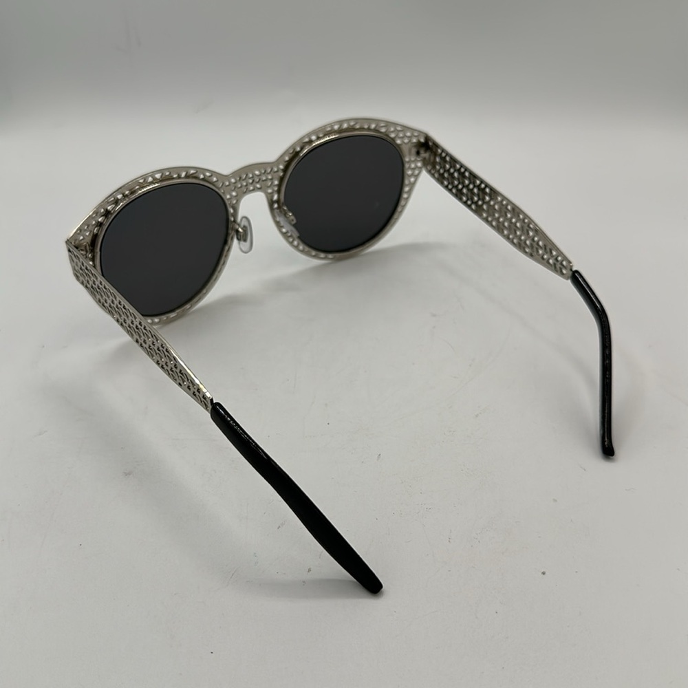 Silver laser cut steampunk sunglasses with gray lenses - Picture 2 of 4